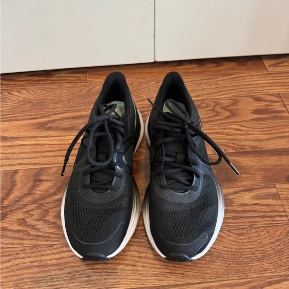 lululemon Blissful Shoe - Picture 2 of 2